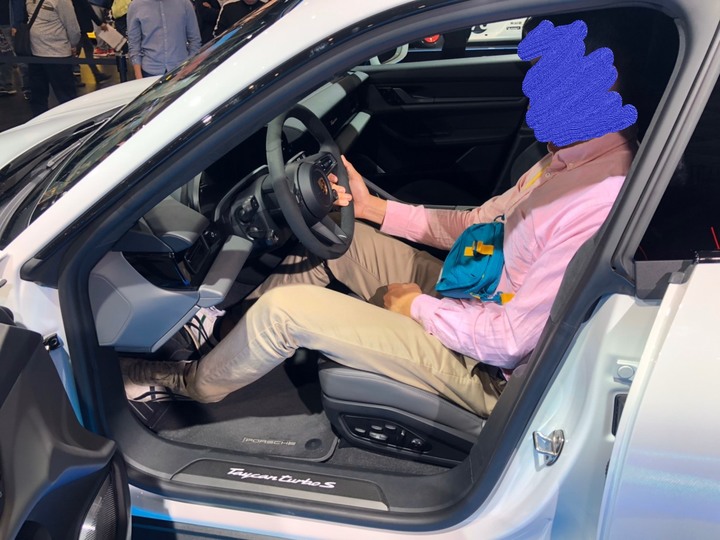 車展小開箱Taycan Turbo S,內裝試坐