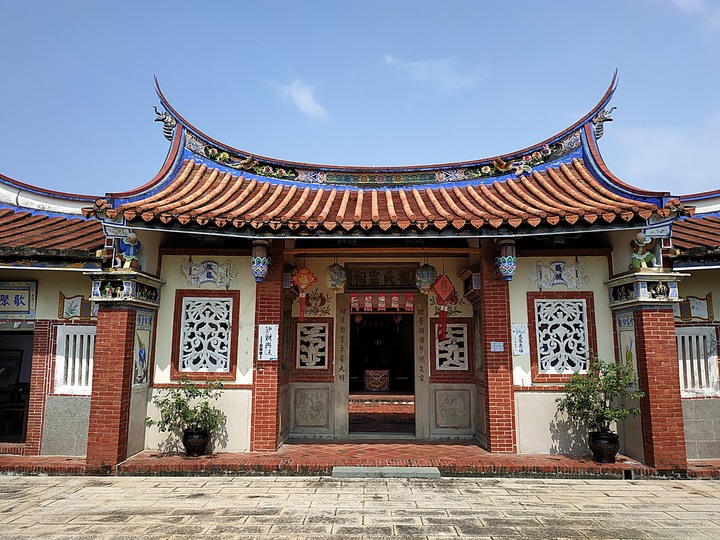 屏東 佳冬 楊氏宗祠 — 後代子孫費心保留之宗祠，全臺唯一「太極兩儀池」