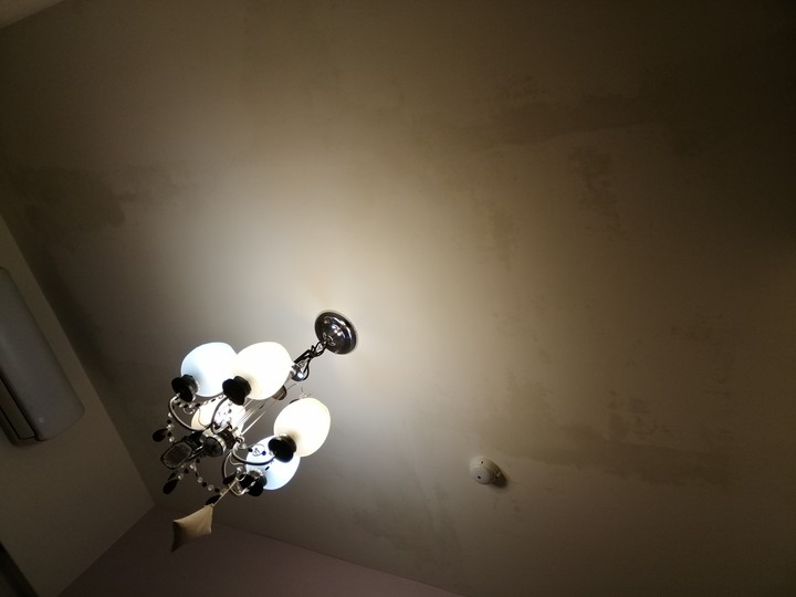 天花板出現水痕改怎麼辦