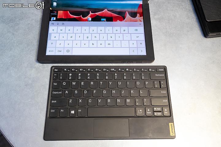 Lenovo ThinkPad X1 Fold 動手玩！ 注入筆記本靈魂的折疊螢幕筆電！