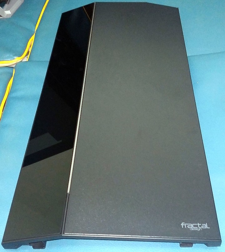 點我看大圖 萬眾矚目Fractal design年度旗艦 Vector RS Dark TG機殼開箱