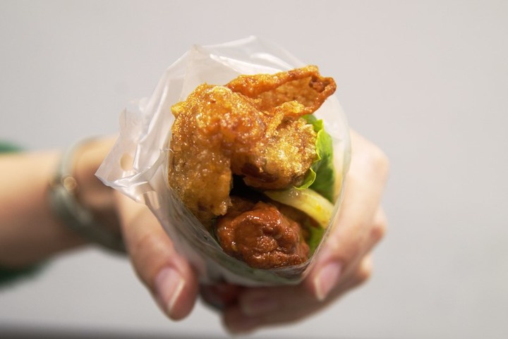 【台中│食記】逢甲必吃美食！獨門古早味醬汁串炸黑輪炸出新滋味