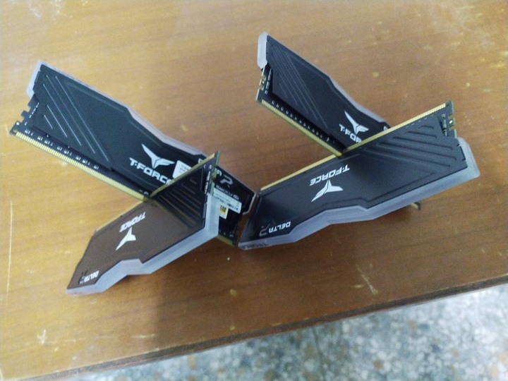 堪稱目前價位最實惠的RGB 8GB DDR4-3000模組ーー十銓T-Force Delta炫光RGB系列8GB DDR4-3000記憶體模組開箱