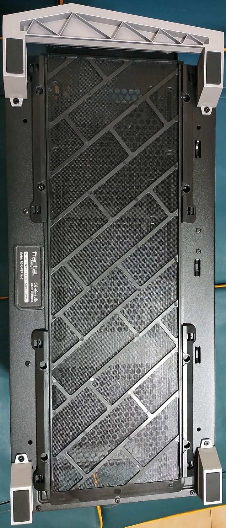點我看大圖 萬眾矚目Fractal design年度旗艦 Vector RS Dark TG機殼開箱