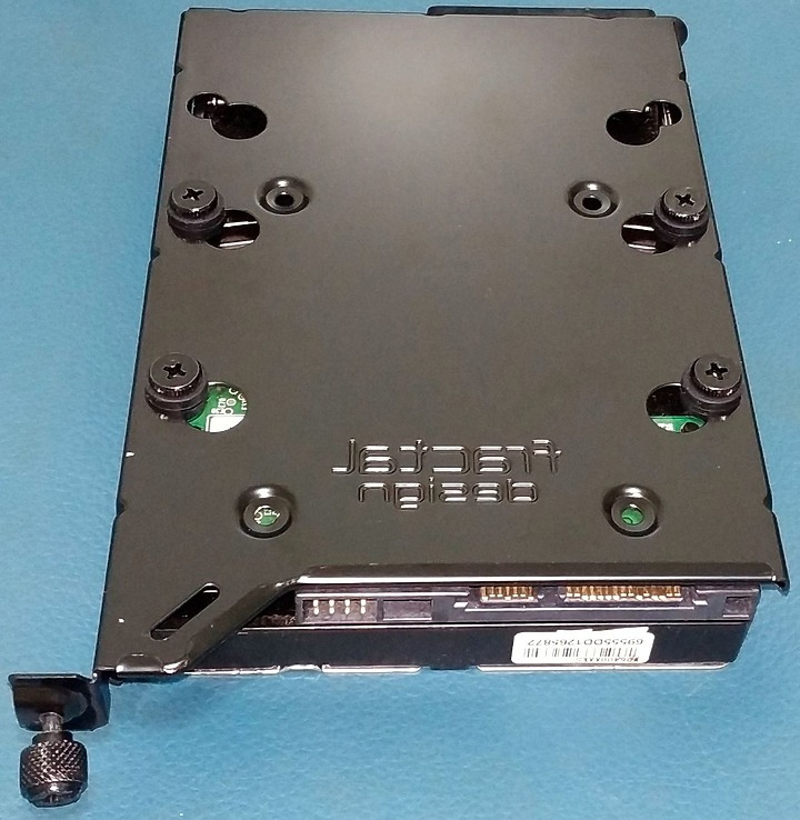 點我看大圖 萬眾矚目Fractal design年度旗艦 Vector RS Dark TG機殼開箱