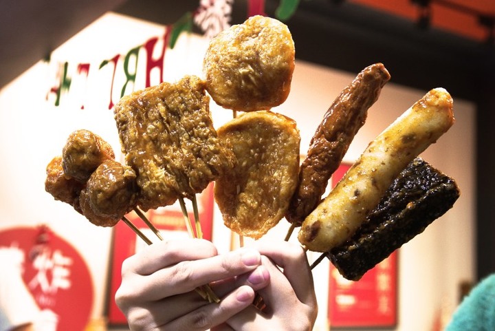 【台中│食記】逢甲必吃美食！獨門古早味醬汁串炸黑輪炸出新滋味