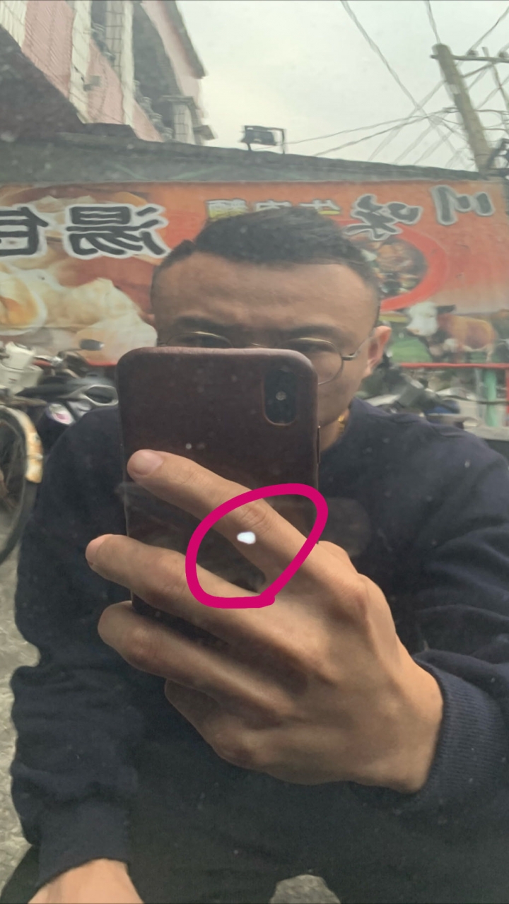 BMWX3停在停車格被A到