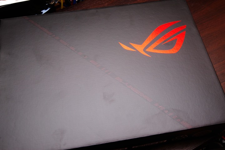 點我看大圖 遊戲工作兩不誤,ASUS ROG Zephyrus M GU502GU 冰河藍電競筆電開箱測試