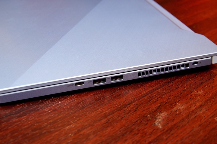 點我看大圖 遊戲工作兩不誤,ASUS ROG Zephyrus M GU502GU 冰河藍電競筆電開箱測試