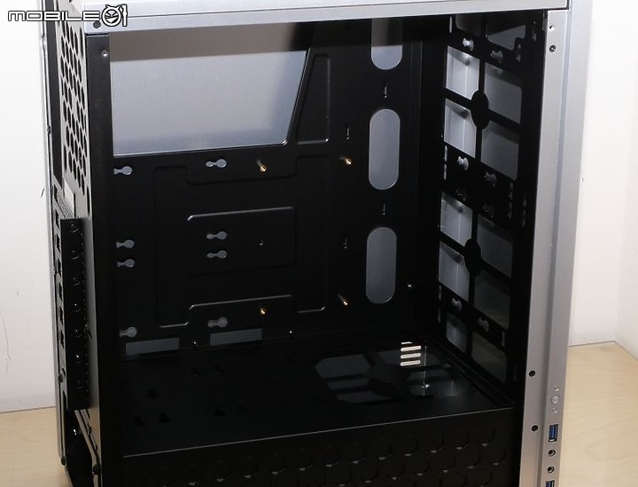 [開箱] 鋁鎂合金小型化 ATX 喬思伯 JONSBO C5