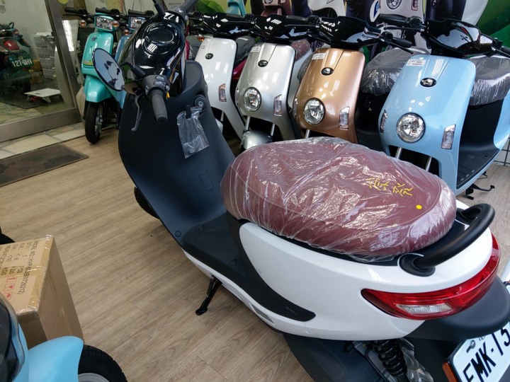趕活動末班車6個月IE125使用心得文!『【eMOVING iE125】冬季限定感謝祭!感謝所有的你妳祢!』