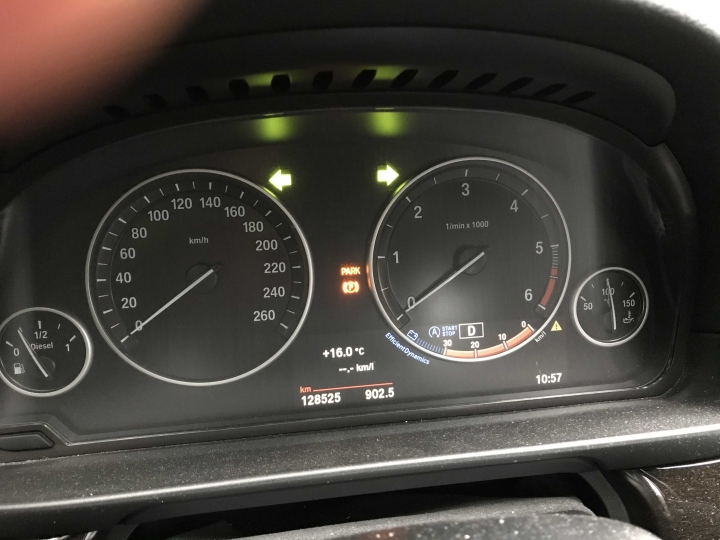 F10 520d 電子煞車駐車器故障