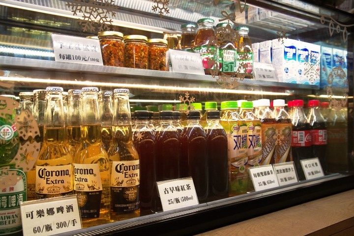 【台中│食記】逢甲必吃美食！獨門古早味醬汁串炸黑輪炸出新滋味