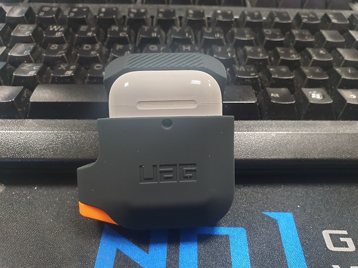 UAG AirPods 耐衝擊防水防塵保護殼心得分享