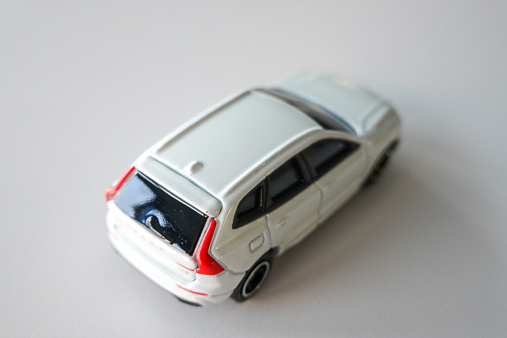 點我看大圖 Tomica x Volvo XC60 小汽車開箱