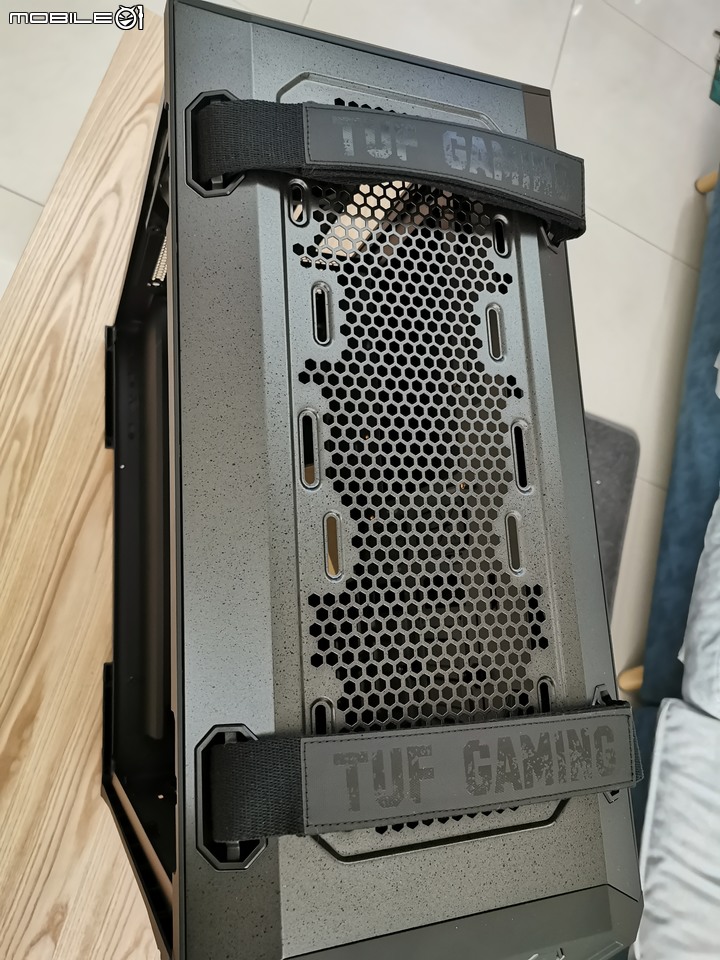[開箱] ASUS TUF GAMNIG X570-PLUS 信仰機，內外兼俱的工作利器