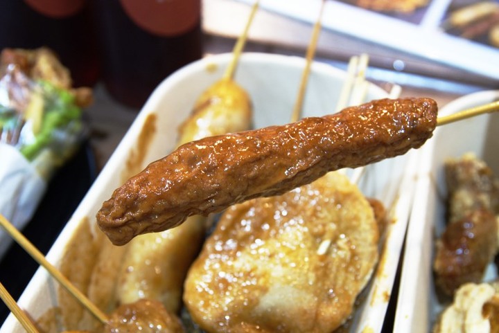 【台中│食記】逢甲必吃美食！獨門古早味醬汁串炸黑輪炸出新滋味