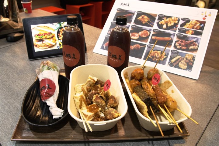 【台中│食記】逢甲必吃美食！獨門古早味醬汁串炸黑輪炸出新滋味