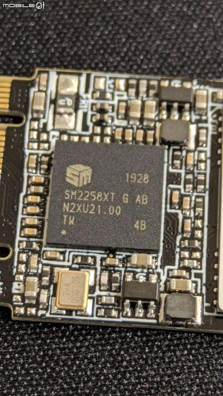 【SSD飆漲】目前市面上最便宜平價的SATA 256G SSD?不到一千，那麼用料怎麼樣呢？【拆測玩】