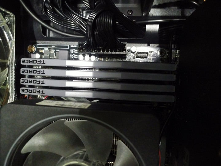 堪稱目前價位最實惠的RGB 8GB DDR4-3000模組ーー十銓T-Force Delta炫光RGB系列8GB DDR4-3000記憶體模組開箱