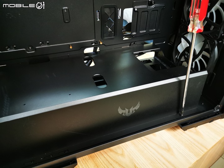 [開箱] ASUS TUF GAMNIG X570-PLUS 信仰機，內外兼俱的工作利器