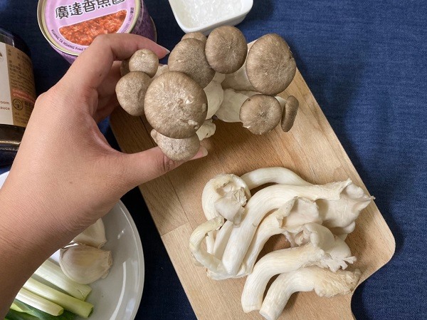 簡易年菜--->魚香百菇