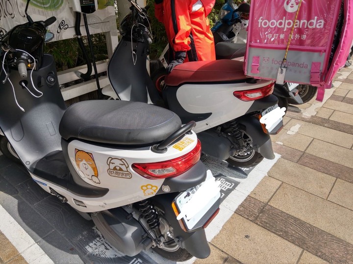 趕活動末班車6個月IE125使用心得文!『【eMOVING iE125】冬季限定感謝祭!感謝所有的你妳祢!』