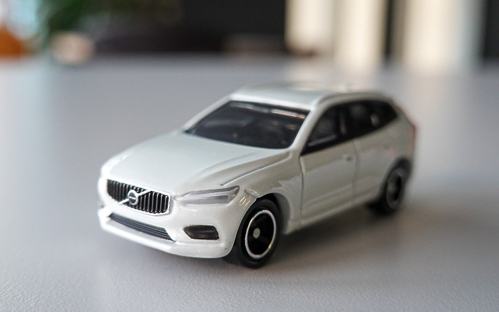 點我看大圖 Tomica x Volvo XC60 小汽車開箱