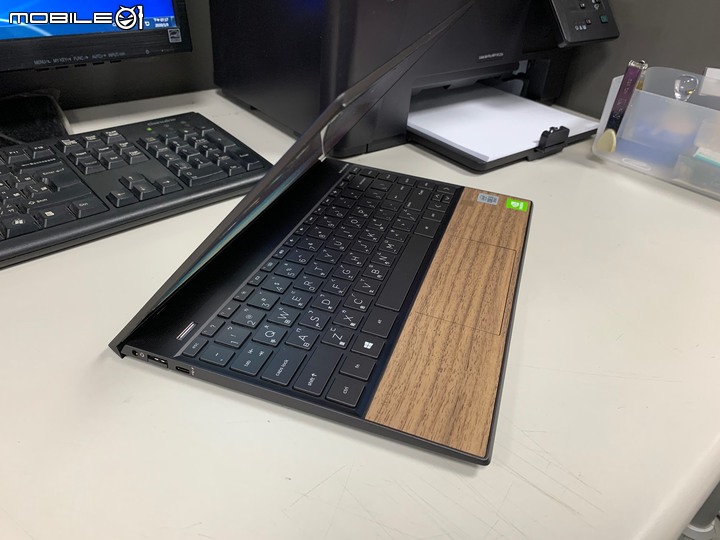 分享筆電 HP ENVY13 極羨13-aq1028TX 曜石黑+核桃木質紋 限定版
