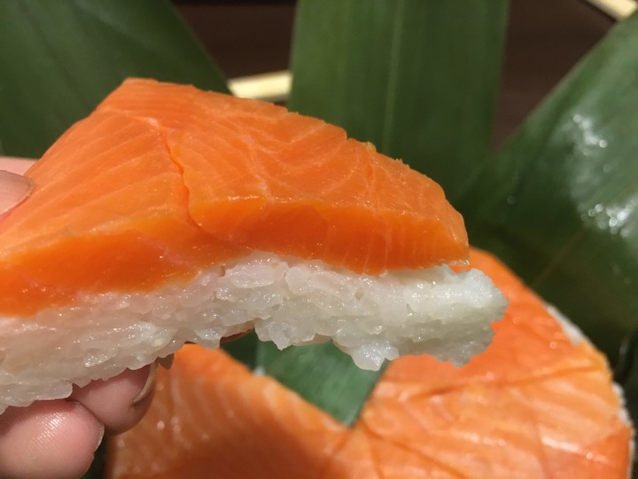 [食記] 扇一鱒魚壽司本舖(扇一ます寿し本舗)，日本富山特色美食，超美味鱒魚壽司