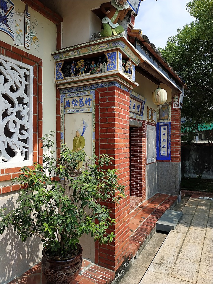 屏東 佳冬 楊氏宗祠 — 後代子孫費心保留之宗祠，全臺唯一「太極兩儀池」