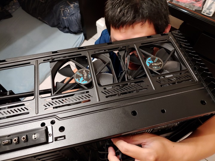 Fractal Design Vector RS開箱