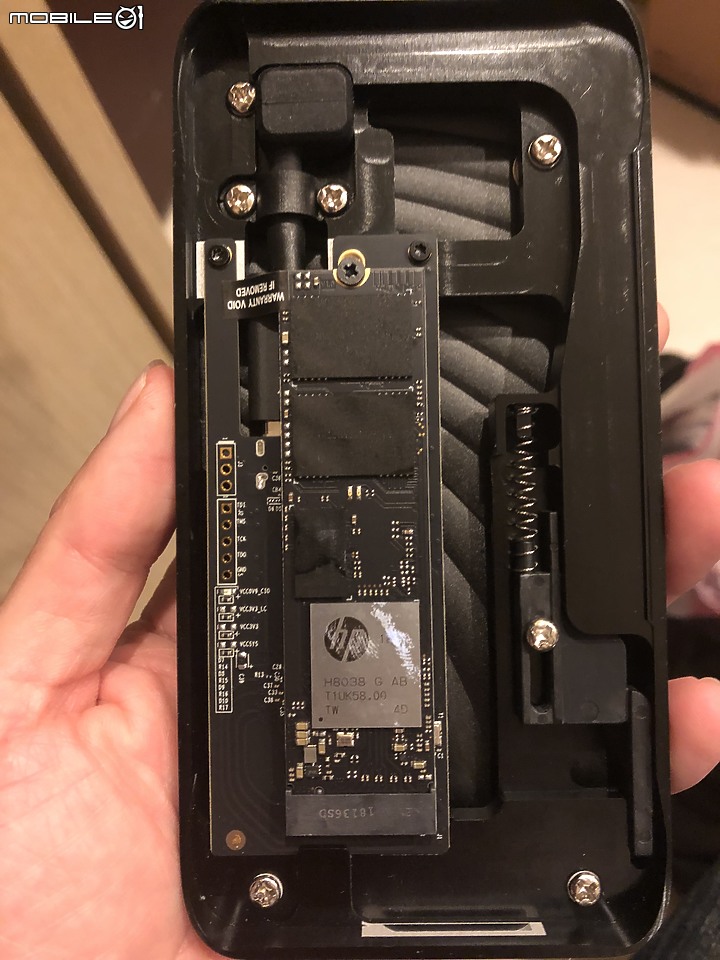 HP P800 Thunderbolt 3 外接盒 + 升級硬碟