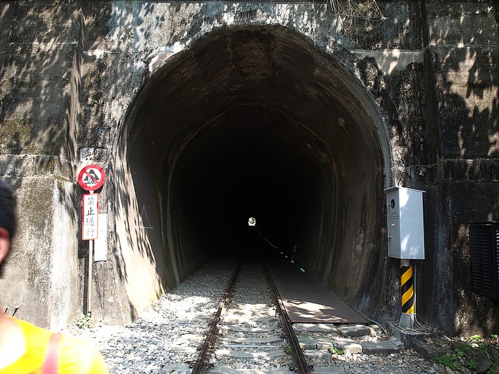 苗栗 三義 舊山線隧道群與內社川鐵橋 — 全臺僅有的「洞中有洞」與「神隱少女」場景