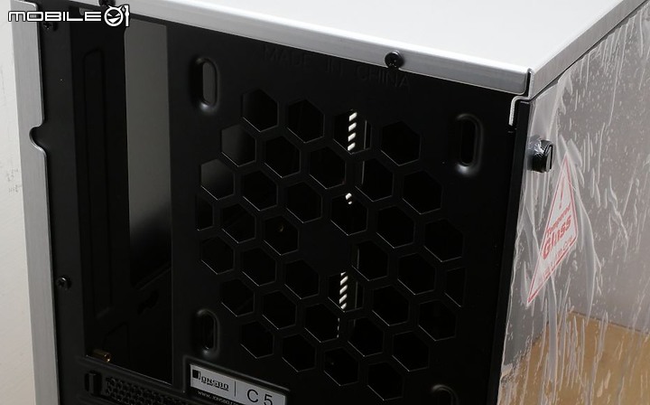 [開箱] 鋁鎂合金小型化 ATX 喬思伯 JONSBO C5