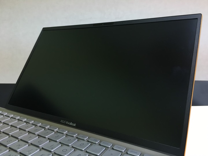 可以當手機滑的筆電 - 華碩Vivobook S432超能綠 開箱