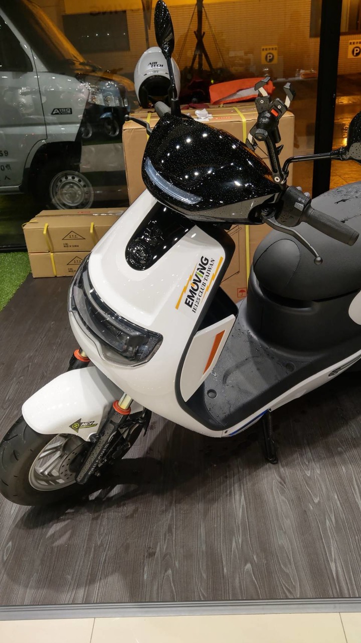 趕活動末班車6個月IE125使用心得文!『【eMOVING iE125】冬季限定感謝祭!感謝所有的你妳祢!』