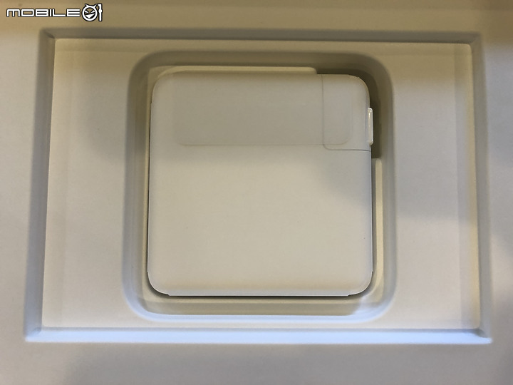 【小宅開箱】【淺聊】 Macbook Pro 16" 2019 放肆在台東米田的蘋果筆電
