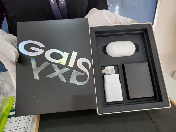 Galaxy fold 台灣三星交機