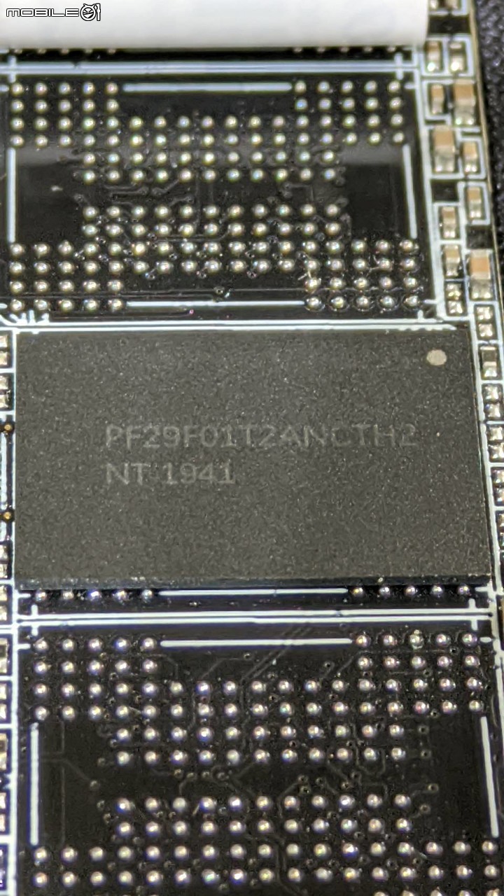 【SSD飆漲】目前市面上最便宜平價的SATA 256G SSD?不到一千，那麼用料怎麼樣呢？【拆測玩】