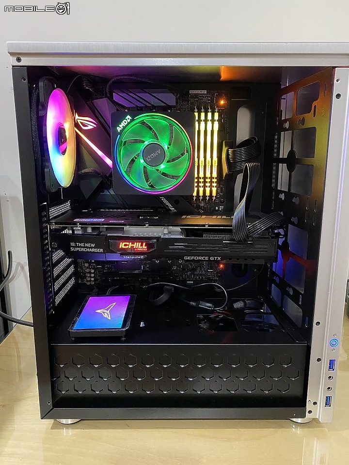 [開箱] 鋁鎂合金小型化 ATX 喬思伯 JONSBO C5