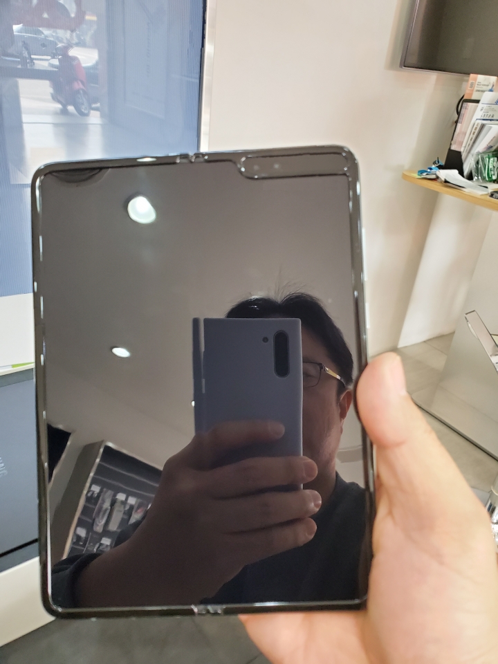 Galaxy fold 台灣三星交機