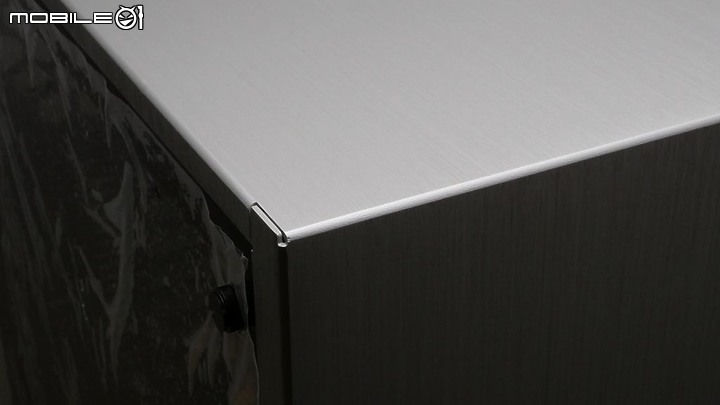 [開箱] 鋁鎂合金小型化 ATX 喬思伯 JONSBO C5