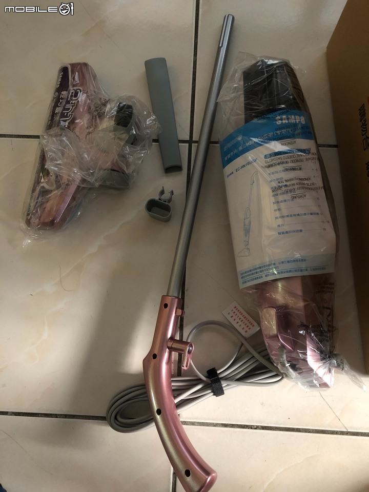 [開箱]平價的SAMPO聲寶 手持直立兩用吸塵器(EC-HN10UGP)
