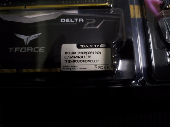 堪稱目前價位最實惠的RGB 8GB DDR4-3000模組ーー十銓T-Force Delta炫光RGB系列8GB DDR4-3000記憶體模組開箱