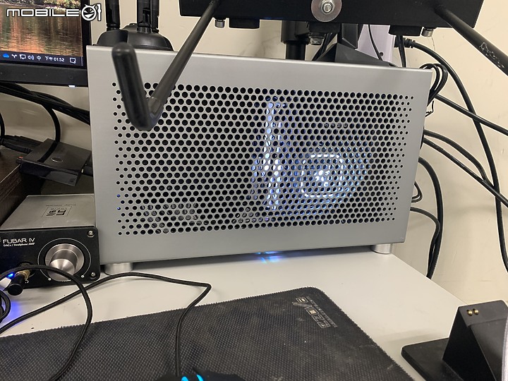 點我看大圖 人生第一台ITX ZS-A4 V2 不專業組裝心得
