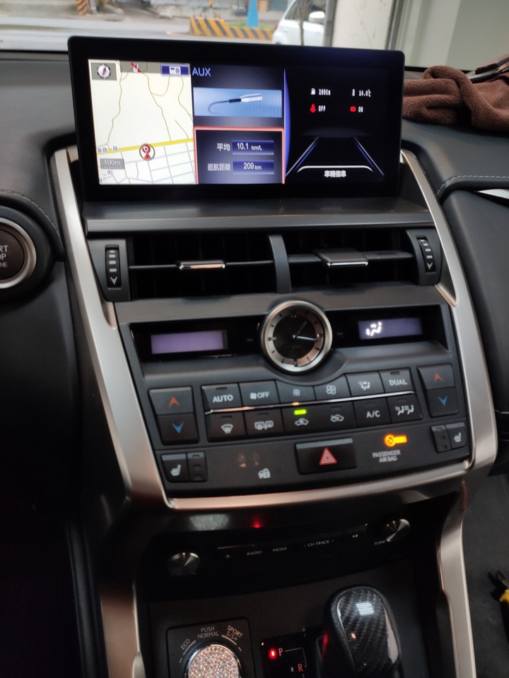 LEXUS NX/UX/IS/ES用10吋藍光屏安卓螢幕,8核心 4+64G高解析度!安卓8.0!