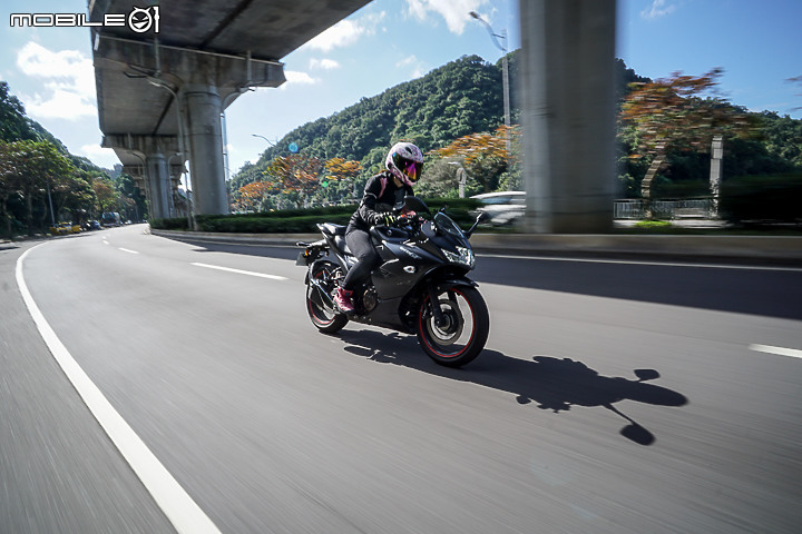 SUZUKI GIXXER SF 250 試駕 順暢有型油冷好上手