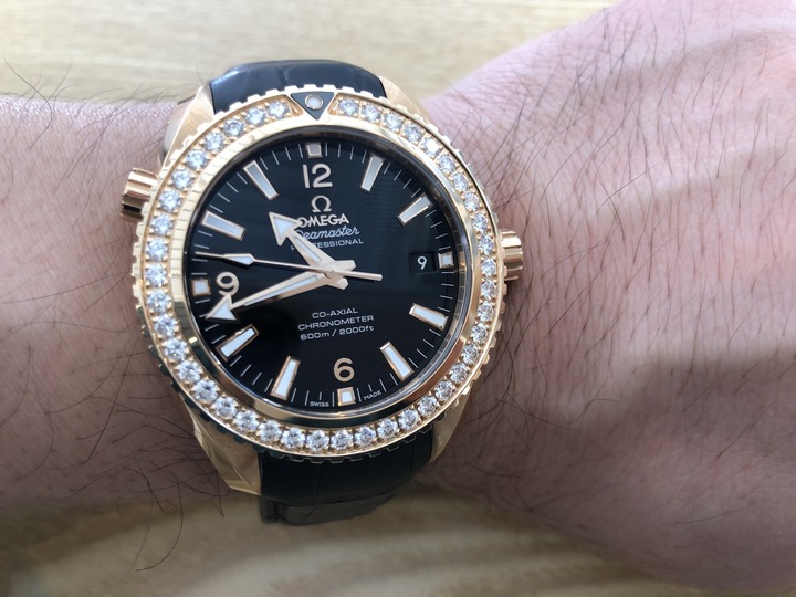 Seamaster 600M，換成橘色膠帶感覺有點怪