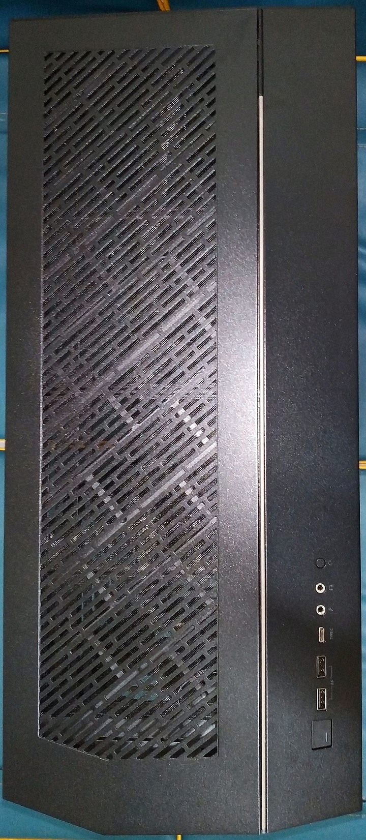 點我看大圖 萬眾矚目Fractal design年度旗艦 Vector RS Dark TG機殼開箱